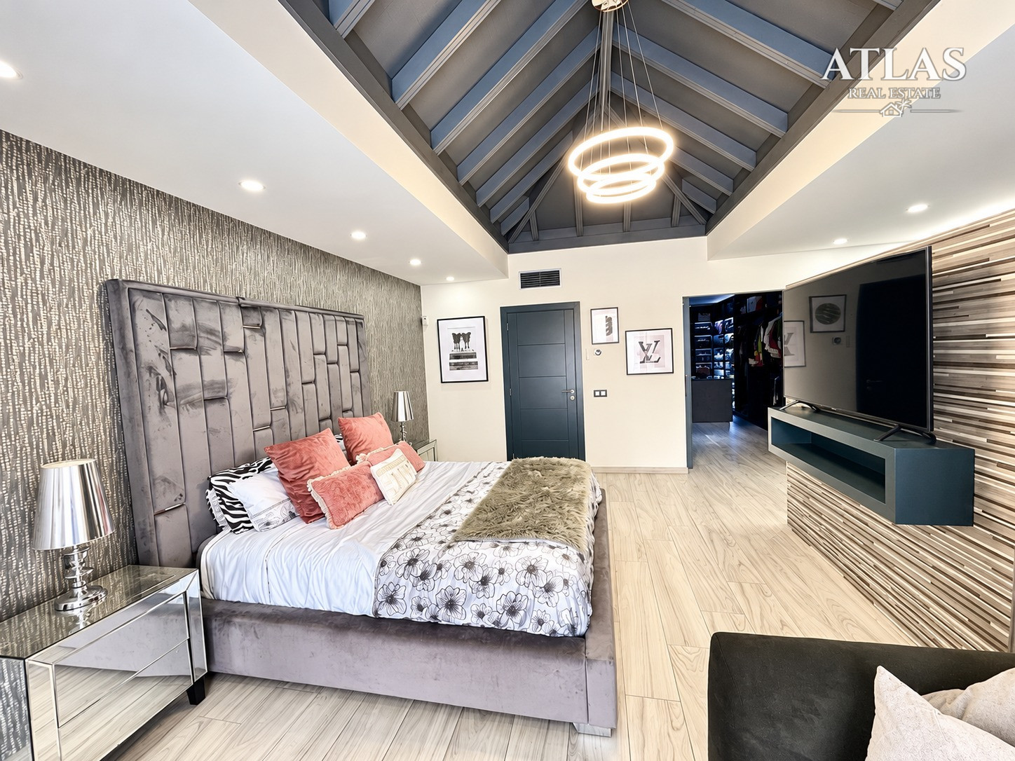 Renoviertes Chalet auf einem 800 m² Grundstück in Aldea Blanca 6